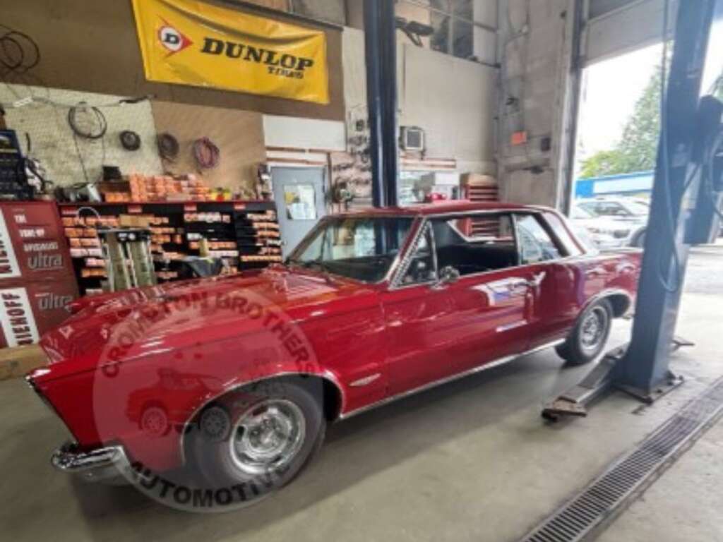 Crompton Brothers Automotive - 1965PontiacGTO-5